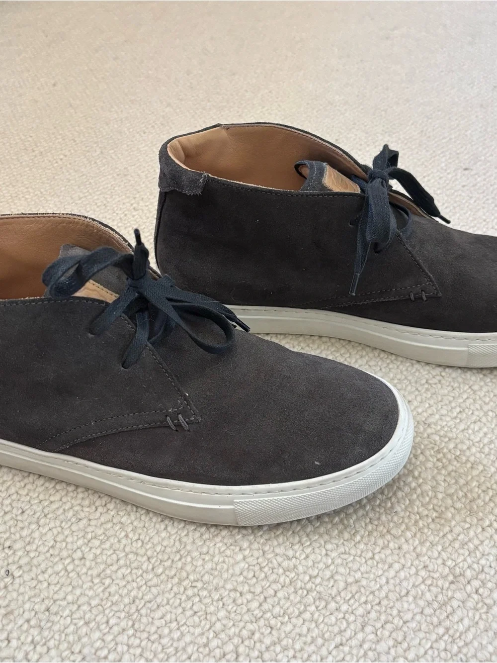Greats Brooklyn Men's Charcoal Gray Suede Chukka Sneakers 9.5 EUC